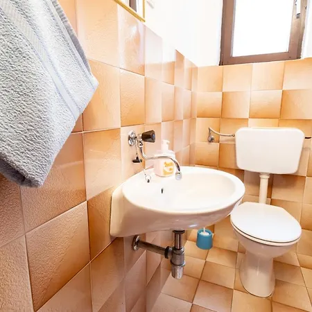 Apartment Cozy Near The Sea Novi Vinodolski