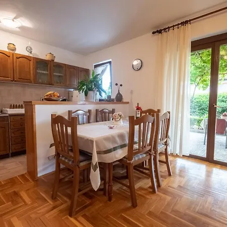 Cozy Near The Sea Novi Vinodolski