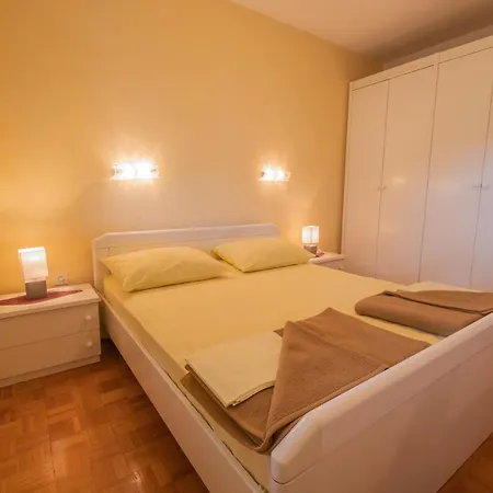 Apartment Cozy Near The Sea