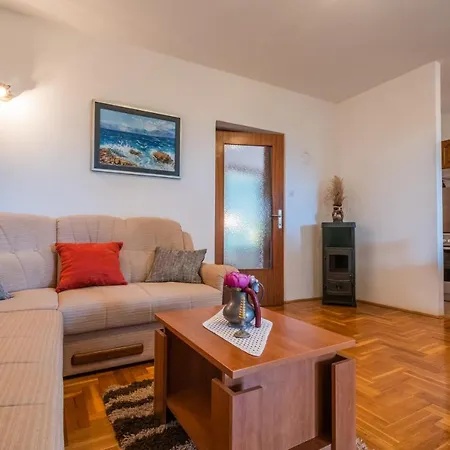 Cozy Near The Sea Apartment *
